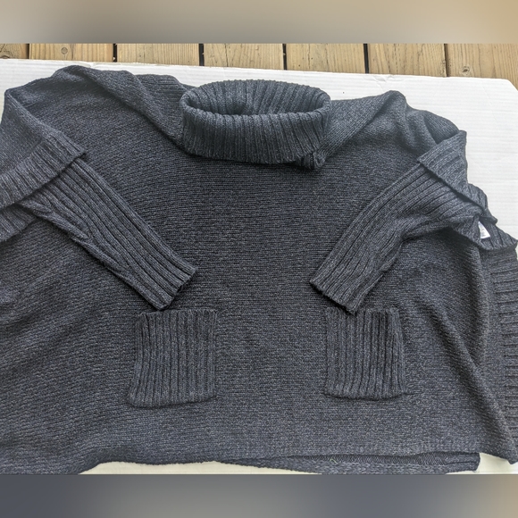 PONCHO DESIGN LAB TURTLE NECK KNIT PONCHO SWEATER MIDNIGHT BLUE SIZE MEDIUM - Picture 7 of 14